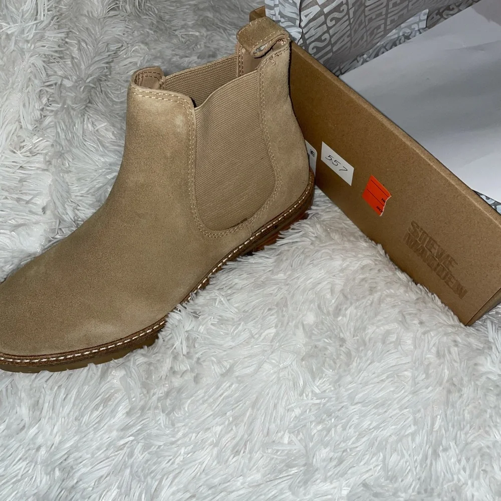 Steve Madden leopold suede tan booties - Picture 3 of 7